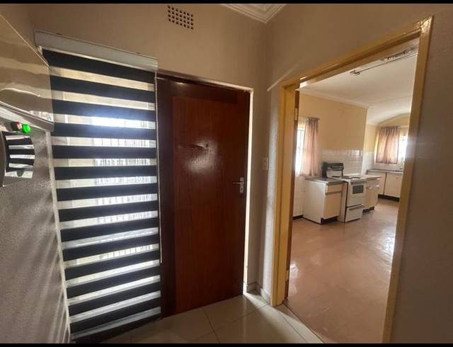 3 BEDROOM PROPERTY TO RENT IN KOSMOSPARK